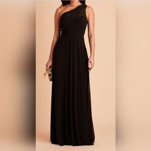 Elegant Black One-Shoulder Gown